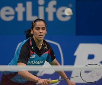 Saina, Sindhu survive scares to enter world championship quarters Saina, Sindhu survive scares to enter world championship quarters