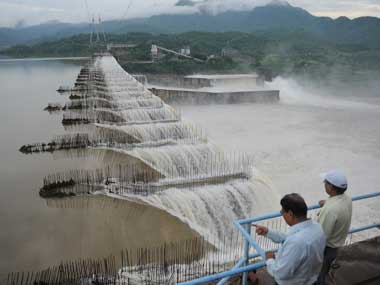 Narendra Modi will visit Sardar Sarovar Dam on birthday, says Vijay Rupani; PM to witness water in reservoir reaching full level on 17 September Narendra Modi will visit Sardar Sarovar Dam on birthday, says Vijay Rupani; PM to witness water in reservoir reaching full level on 17 September