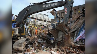 Wall collapse in Delhi kills four people