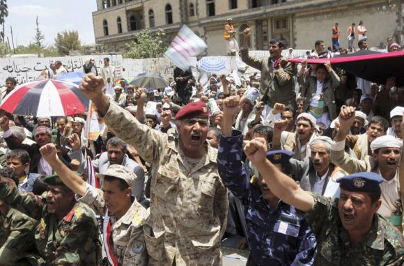 Yemen government offers to resign within a month to end Houthi protests - source Yemen government offers to resign within a month to end Houthi protests - source