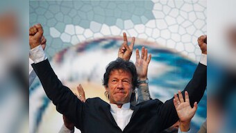 Pakistan government, protest leaders discuss way out of impasse