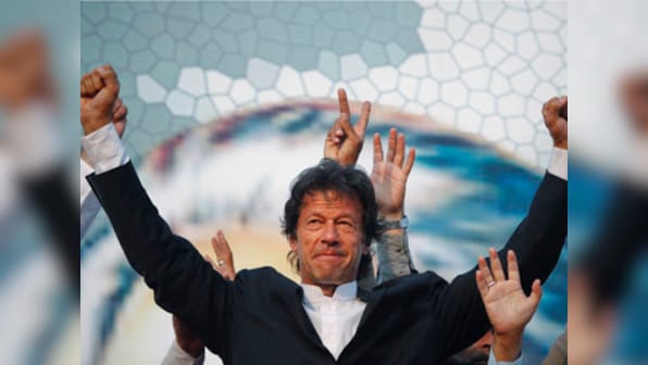 Pakistan government, protest leaders discuss way out of impasse