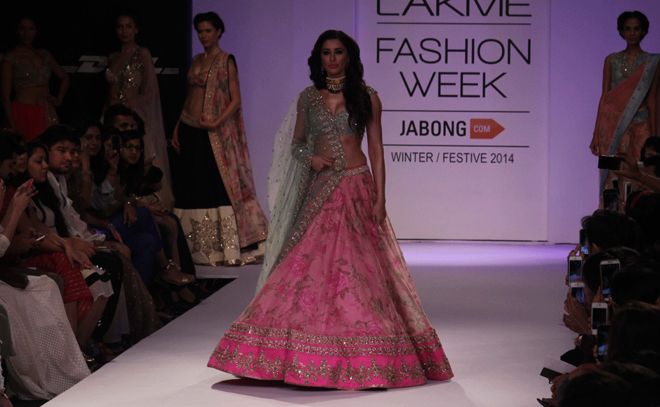 Photos: Nargis, Yuvraj and Shruti Hassan turn showstoppers at LFW 2014 Photos: Nargis, Yuvraj and Shruti Hassan turn showstoppers at LFW 2014