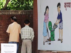 Vadodara civic body ropes in cops, CCTVs to catch litterers, will impose fine of Rs 500 to Rs 1,000 from 17 June Vadodara civic body ropes in cops, CCTVs to catch litterers, will impose fine of Rs 500 to Rs 1,000 from 17 June