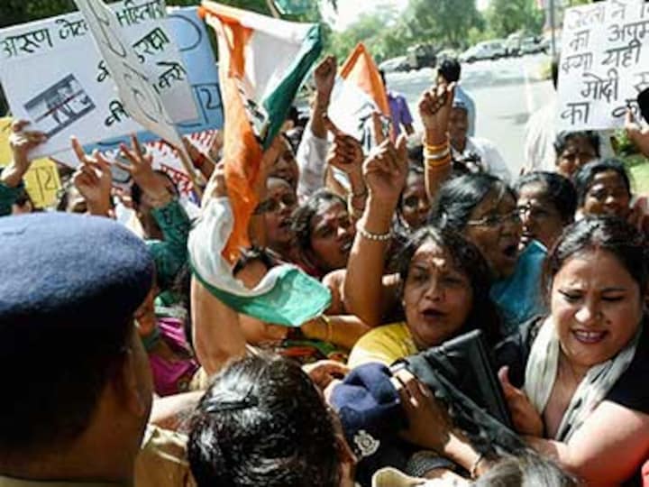 All India Mahila Congress activists stage stir at Jantar Mantar, slam Centre for 'anti-women' policies