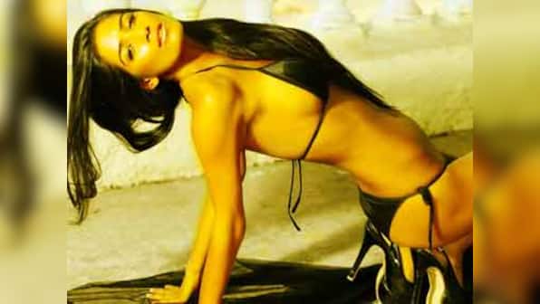 Poonam Pandey cause of rift between top Mumbai cop and model?
