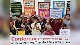 Angry S-Korea ferry families refuse to budge for Pope Francis