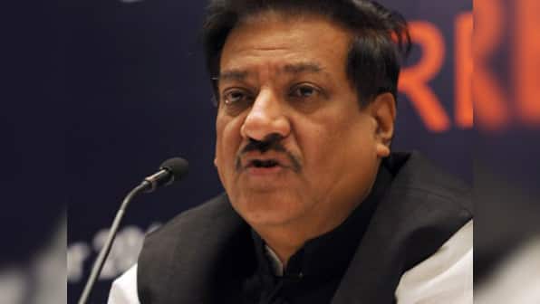 Maharashtra CM Chavan advocates use of social media for upcoming polls