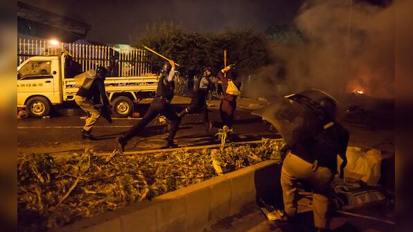 Photos: Pakistan lapses into chaos as Imran Khan, Tahir-ul-Qadri demand Sharif's resignation