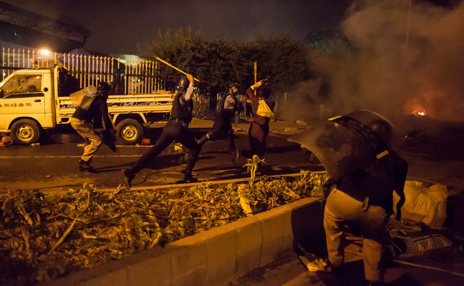 Photos: Pakistan lapses into chaos as Imran Khan, Tahir-ul-Qadri demand Sharif's resignation Photos: Pakistan lapses into chaos as Imran Khan, Tahir-ul-Qadri demand Sharif's resignation