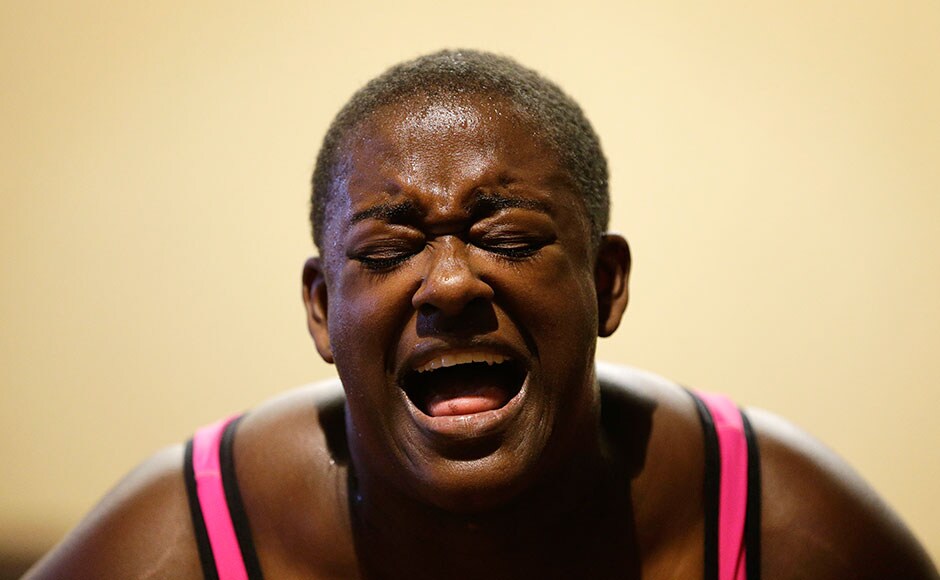 In this Sept. 7, 2014 photo, Roz Mayes teaches a workshop called 