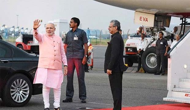 Pretty in pink. Modi's Facebook Fan page