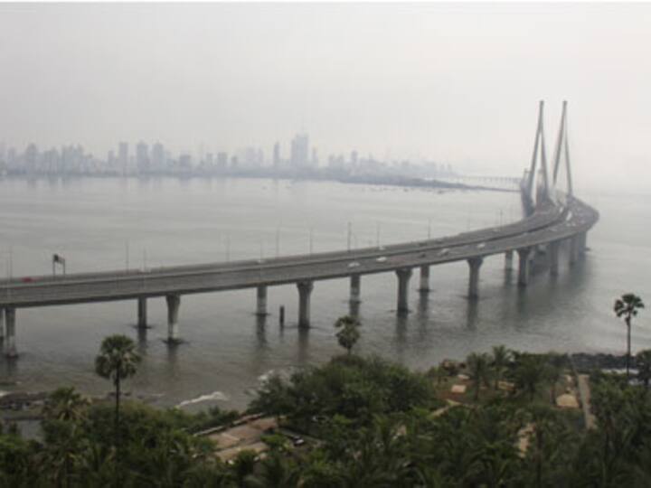 Bombay HC sends notice to Maharashtra govt over suicides from Bandra-Worli sea link