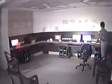 A screenshot from one of the videos being shared on YouTube. Don’t worry that guard doesn’t switch on the comps.