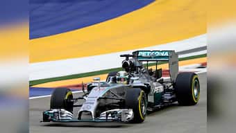 Hamilton edges Rosberg, claims Singapore Grand Prix pole