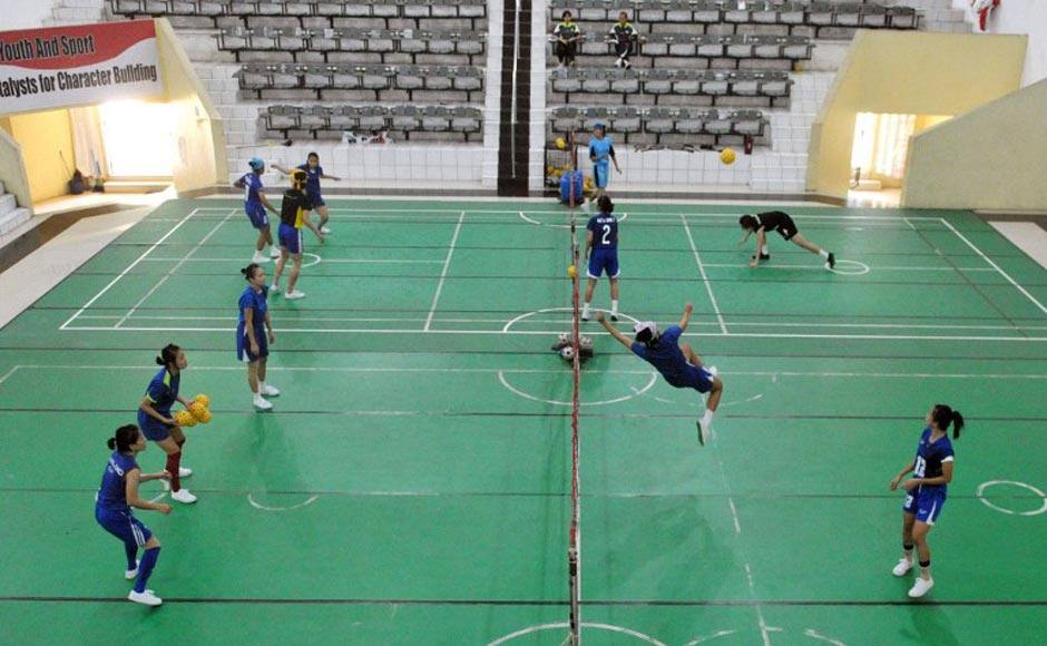 Indonesian sepak takraw players take part in a practice session in Jakarta on September 3, 2014 ahead of the 17th Asian Games in Incheon from September 19 to October 4. Indonesia is targeting their medal hopes in sepak takraw in the top Asian sporting event. AFP