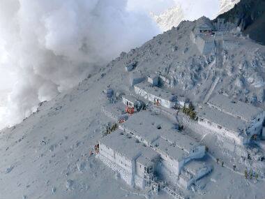 Japan volcano eruption: Recovery of bodies underway at Mt Ontake 