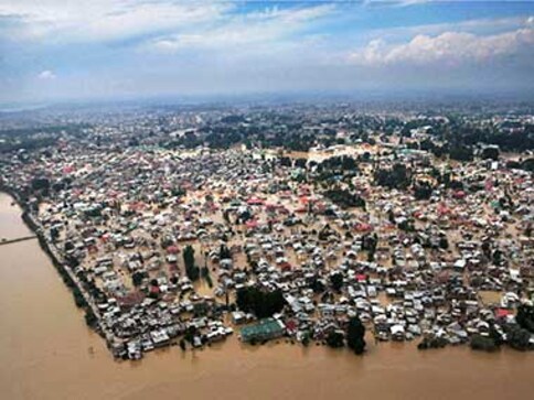 Jammu and Kashmir floods: Srinagar divided into 3 zones for clean up ...