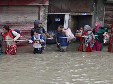 Jammu and Kashmir floods: Army has given medical aid to over 53,000 victims Jammu and Kashmir floods: Army has given medical aid to over 53,000 victims