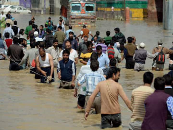 Kashmir floods: Jama Masjid turns into a relief centre for Hindus, Muslims alike