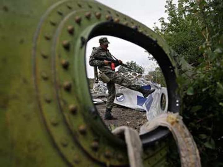 Ukraine crisis: Ceasefire in rebel-held east, violated