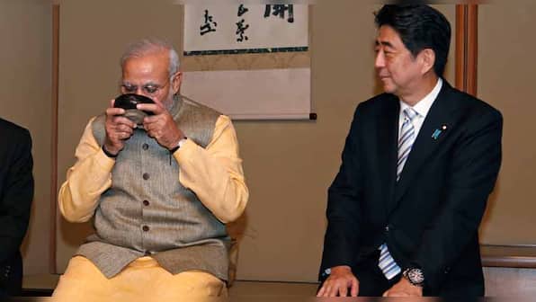 Image of the day: Modi, Abe indulge in 'chai pe charcha' before real talks