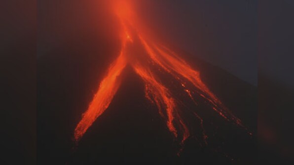 Philippines: Volcano eruption fears force evacuation of 12,000 residents