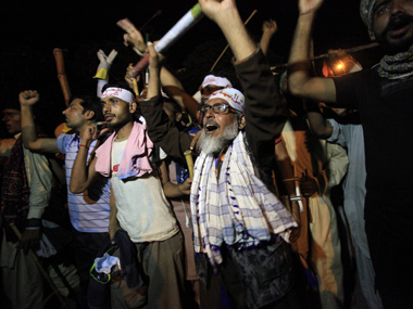 Pakistan: Protesters storm state TV complex, cut off transmission Pakistan: Protesters storm state TV complex, cut off transmission