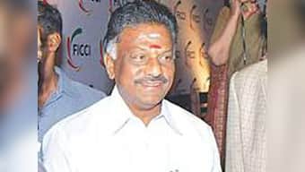 RK Nagar by-poll: Math and money the deciding factors, as OPS, Sasikala camps battle for AIADMK control