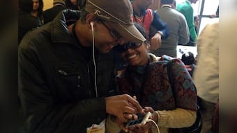 SimplEye: Now smartphones are accessible to visually challenged too