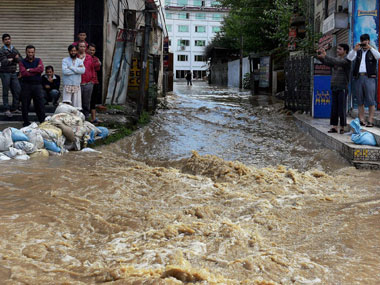 Stranded, hungry and homeless: A ground report from flood-hit Kashmir Stranded, hungry and homeless: A ground report from flood-hit Kashmir