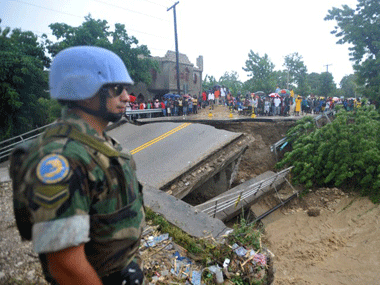 Golan Heights: UN seeks help to free peacekeepers held hostage Golan Heights: UN seeks help to free peacekeepers held hostage