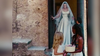 Brad Pitt, Angelina Jolie to donate $5 mn made from wedding photos