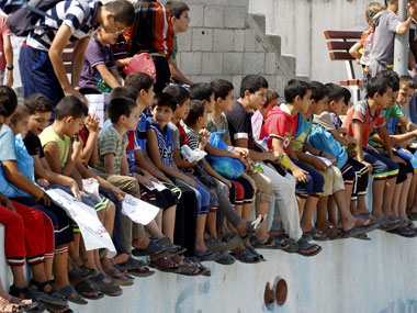 300,000 children return to UN-run schools in Gaza, Syria 300,000 children return to UN-run schools in Gaza, Syria