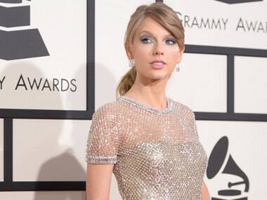 Taylor Swift's AMA performance in jeopardy; singer says she's being banned from playing her old music