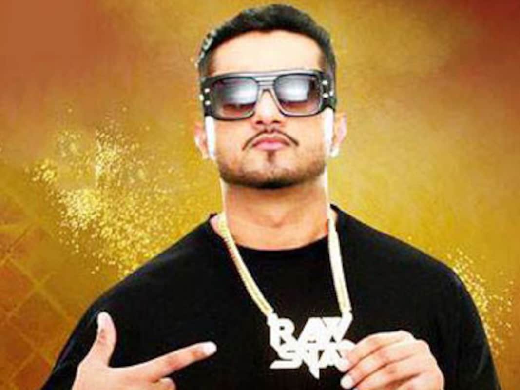 Yo Yo Honey Singh's challenge: 'Call Akon or Enrique Iglesias. I'll take  them on, man to man'-Bollywood News , Firstpost