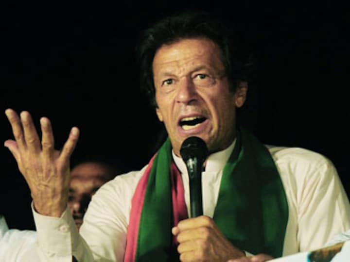 Pakistan live: Sharif to address joint session of Parliament as protests spiral