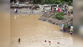 Jammu on flood alert after heavy rainfall, one dead