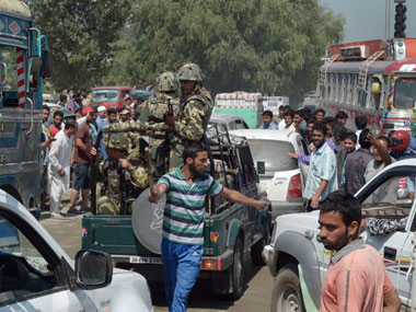 Jammu and Kashmir floods: Residents protest against Omar government's inefficiency Jammu and Kashmir floods: Residents protest against Omar government's inefficiency