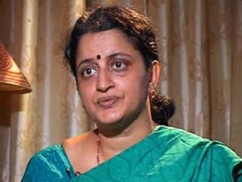 Kavita Karkare, wife of former ATS chief killed in 26/11 attacks, passes away Kavita Karkare, wife of former ATS chief killed in 26/11 attacks, passes away