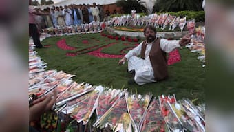 Christian activist is the anonymous person who sent Pak protesters bouquets