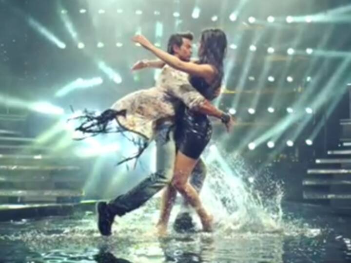 Katrina-Hrithik starrer Bang Bang to hit over 4,500 screens on Thursday Katrina-Hrithik starrer Bang Bang to hit over 4,500 screens on Thursday