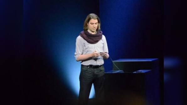 How a purple scarf stole the spotlight at Apple's iPhone 6 launch