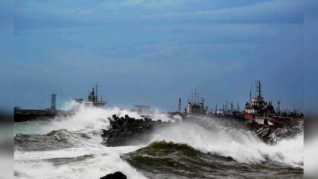 Photos: Visakhapatnam worst-hit as Cyclone Hudhud hits Andhra, Odisha ...