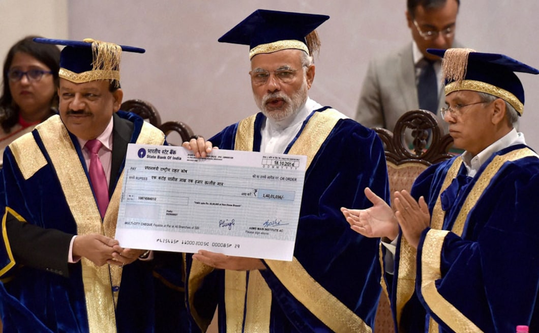 keep-the-student-in-you-alive-pm-modi-at-aiims-convocation