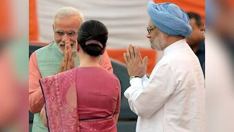 Modi, Singh, Sonia share stage at Ravan Dahan in Delhi