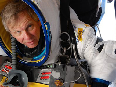 Biggest leap: Watch Google executive make record skydive from edge of space Biggest leap: Watch Google executive make record skydive from edge of space