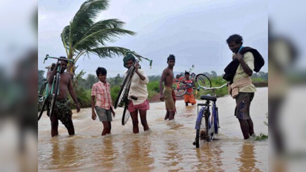 Cyclone Hudhud: Karnataka to assist Andhra in restoring power supply