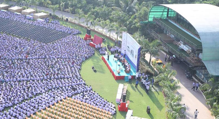 Images: When Surat's Savji Dholakia gifted houses and cars as Diwali bonus to his staff Images: When Surat's Savji Dholakia gifted houses and cars as Diwali bonus to his staff