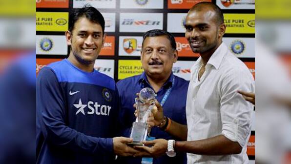 Dhoni honours Asian Games hockey final hero Sreejesh on behalf of KCA